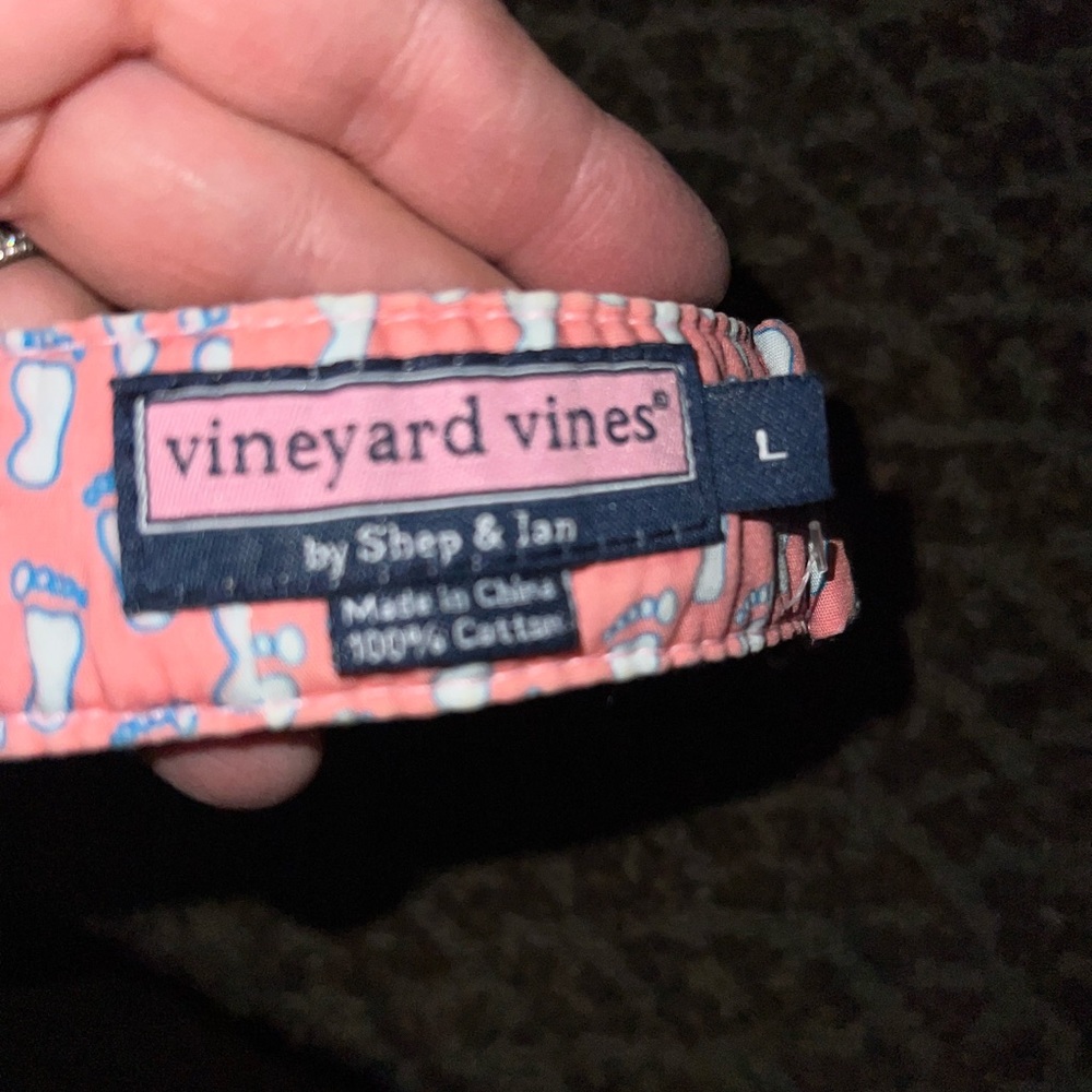 Vineyard Vines cloth pink feet print belt size large 41” - Picture 3 of 3